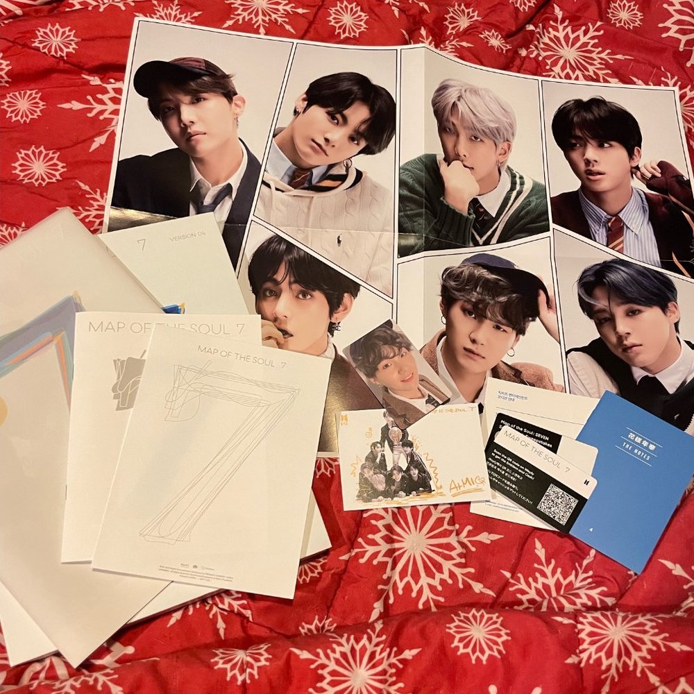 BTS MOTS V4 W/ PHOTOCARDS